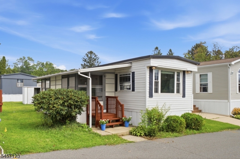 195 W Main St, Unit J Unit J, Chester Boro