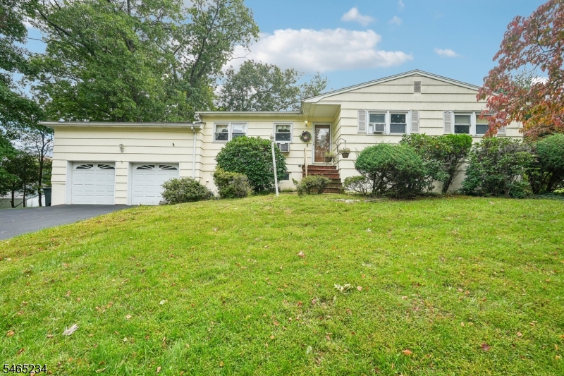 201 Kiwanis Dr, Wayne Twp.
