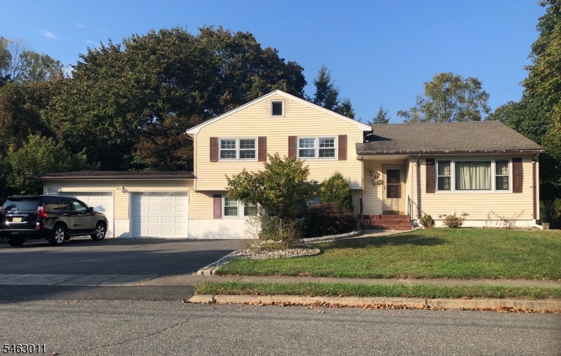 34 Cathy Ann Ct, Wayne Twp.
