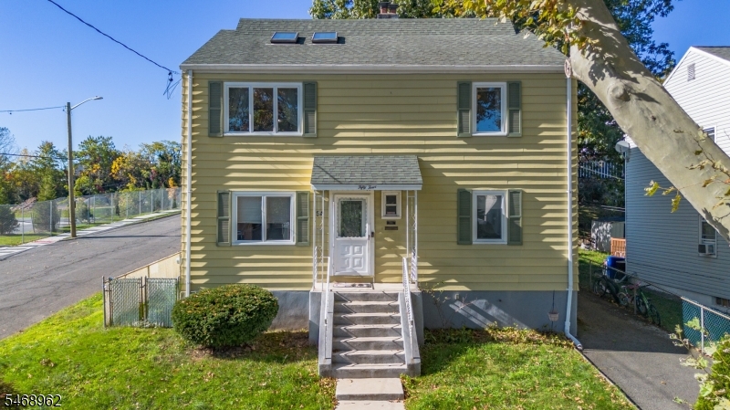 54 7Th Ave, Passaic City