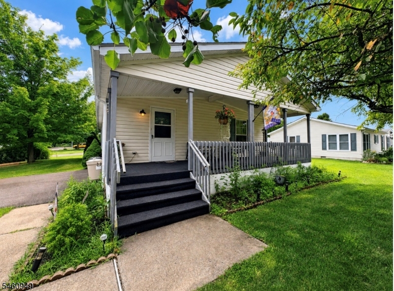 2 Post Road, White Twp.