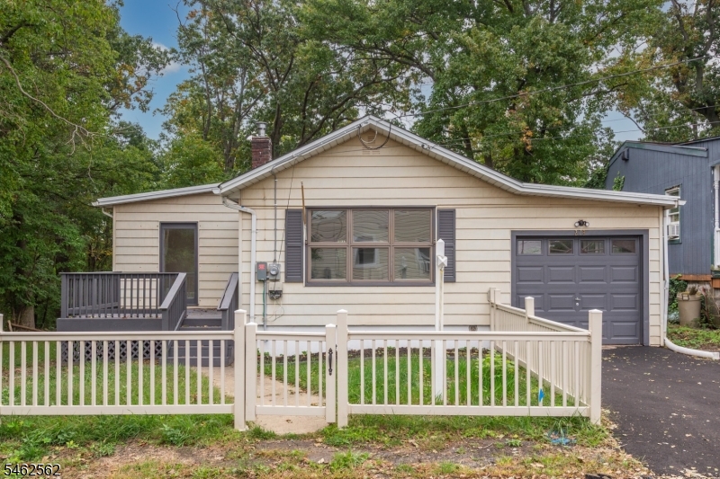 278 Outlook Blvd, Old Bridge Twp.