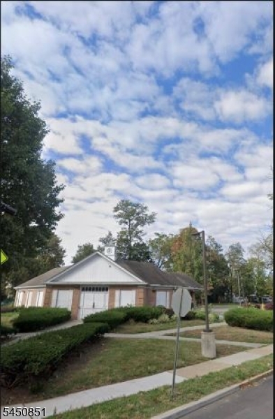 335 E Front St, Plainfield City
