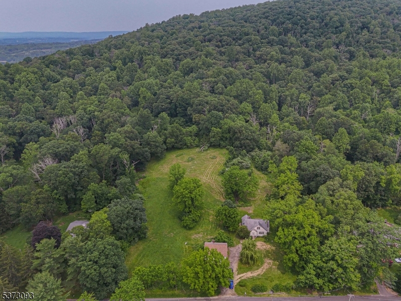 79 Mountain Lake Rd, White Twp.