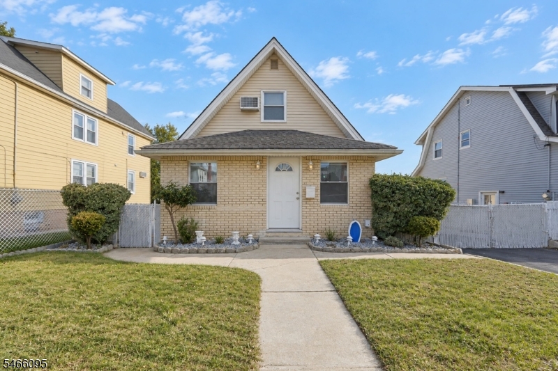 532 Leo St, Hillside Twp.