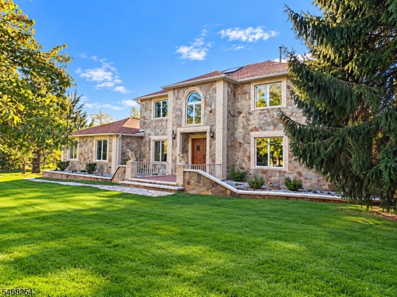 11 Grandview Cir, Raritan Twp.