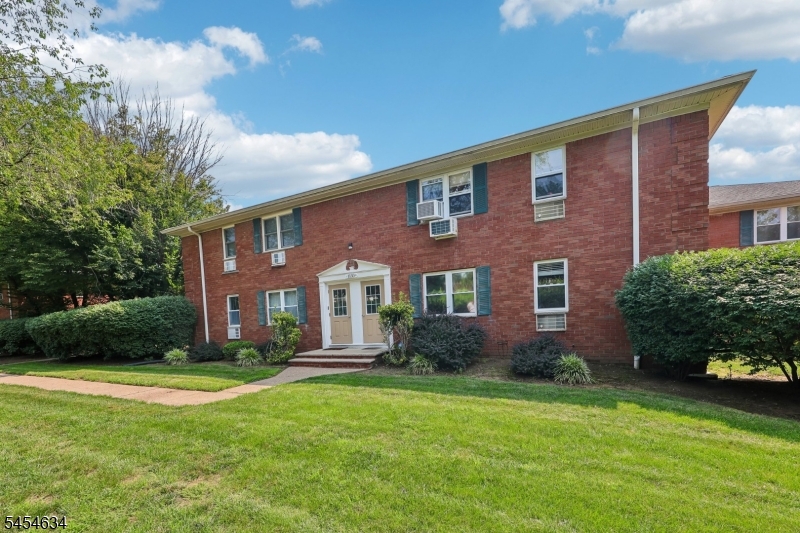 1130 Valley Rd Unit 1B, Wayne Twp.