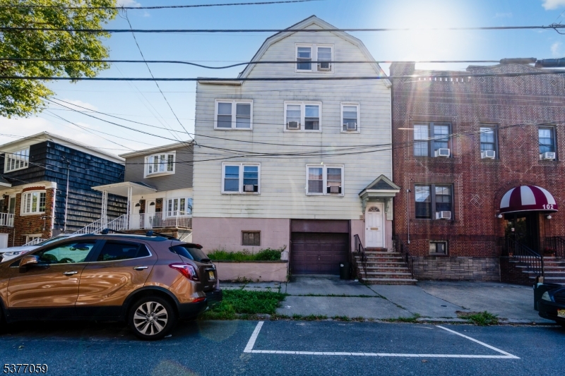 98 W 49Th St, Bayonne City