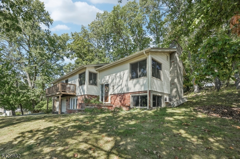 3 Alpine Ter, Sparta Twp.