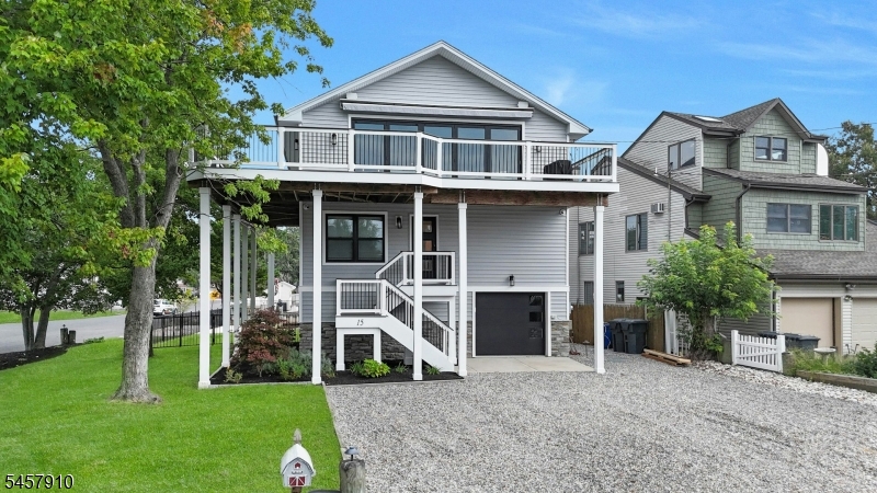 15 Starboard Ct, Brick Twp.