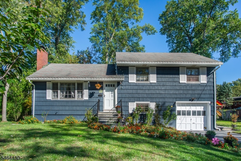 25 Sunset Ter, Wayne Twp.