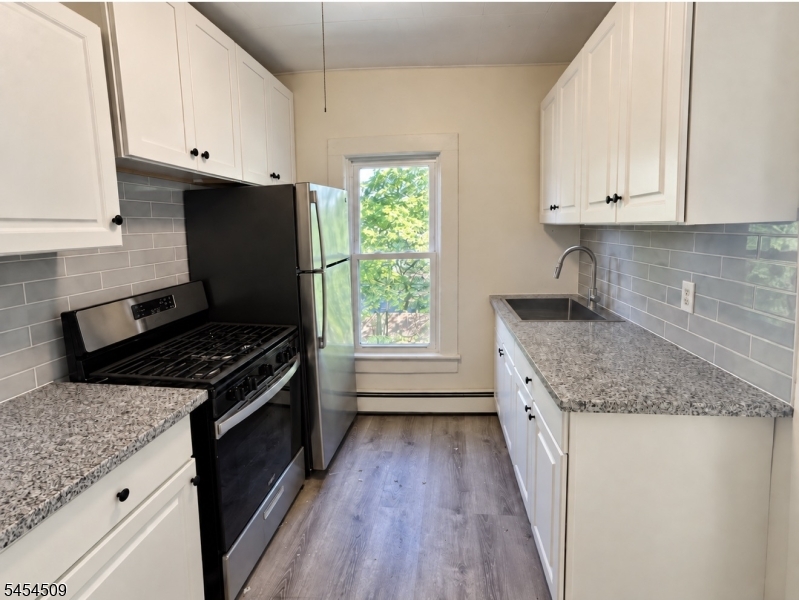 18 Sussex St - Apt B Unit B, Newton Town