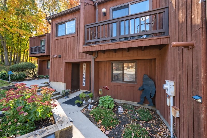 2 Vail Ct, Vernon Twp.