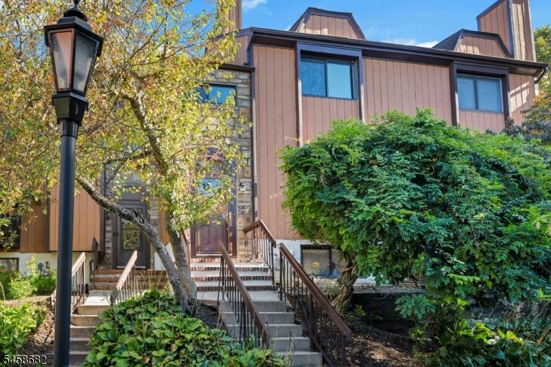 105 Wimbledon Sq, Washington Twp.