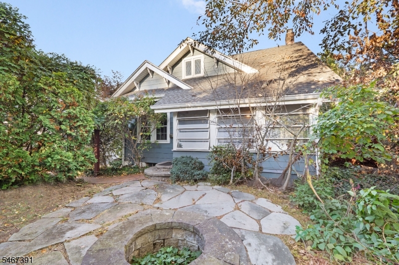 166 Locust Ave, Mountainside Boro
