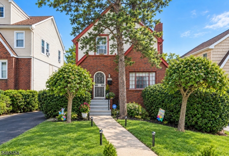 1473 Highland Ave, Hillside Twp.