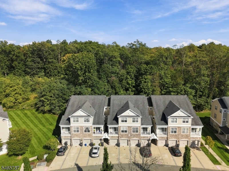 305 Waterview Ct Unit 305, Hanover Twp.