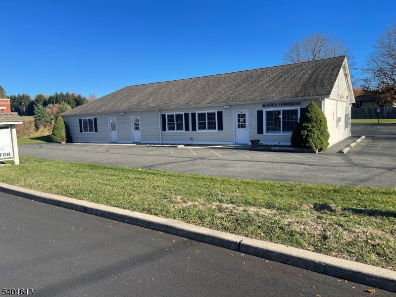 420 County Road 513, Califon Boro