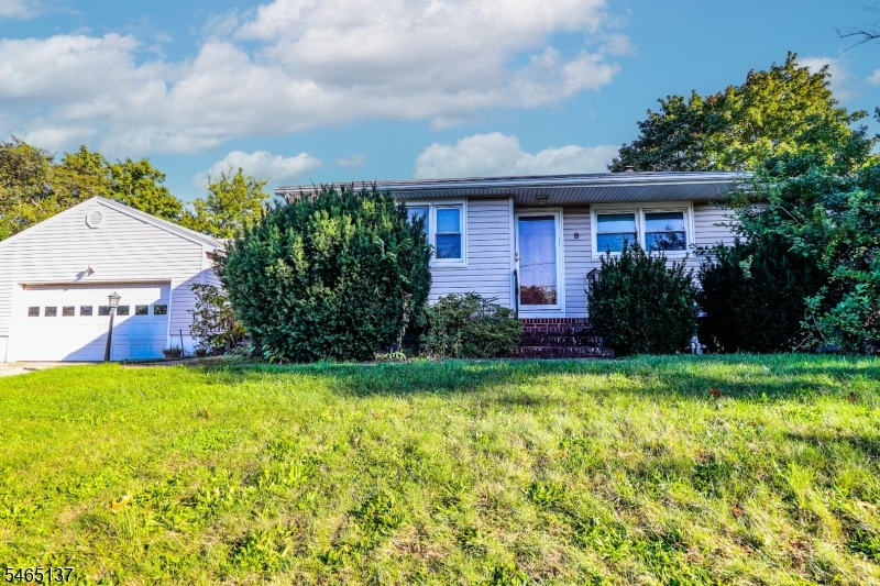 9 Castleton Ave, Franklin Twp.