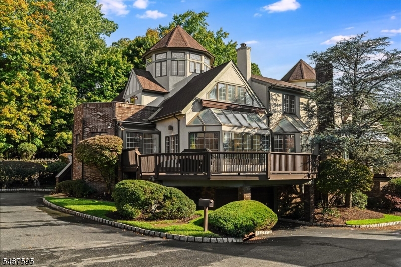 10 Kips Ridge C0010, Montclair Twp.