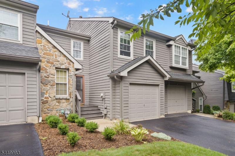 40 Roxbury Ct Unit G, Montgomery Twp.