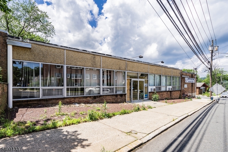 2075 Millburn Ave, Maplewood Twp.