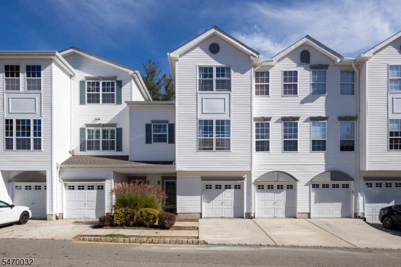 7 Caroline Foster Ct, Morris Twp.