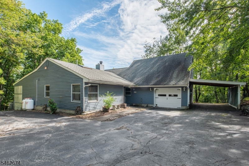 30 Shale Hill Rd, Wantage Twp.