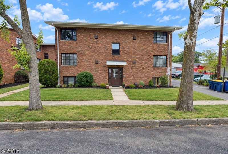 10 Washington St Unit BB, Clark Twp.