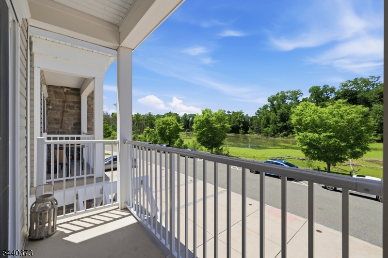 404 Waterview Ct Unit 404, Hanover Twp.