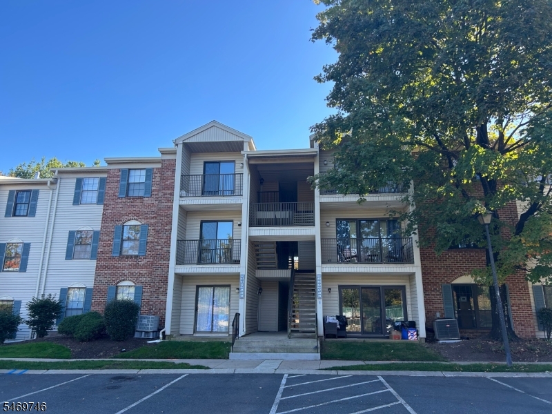 37 Fisher Drive, Franklin Twp.