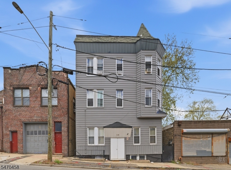 68 Mill St Unit 4, Belleville Twp.