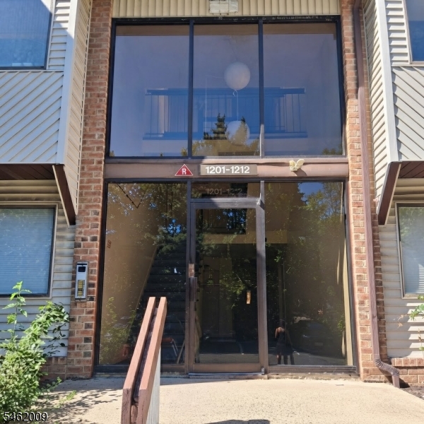 1203 Edison Glen Ter Unit 1203, Edison Twp.
