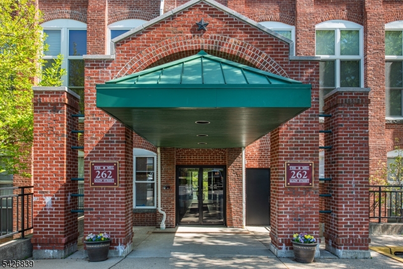 262 Main St Unit 103, Little Falls Twp.