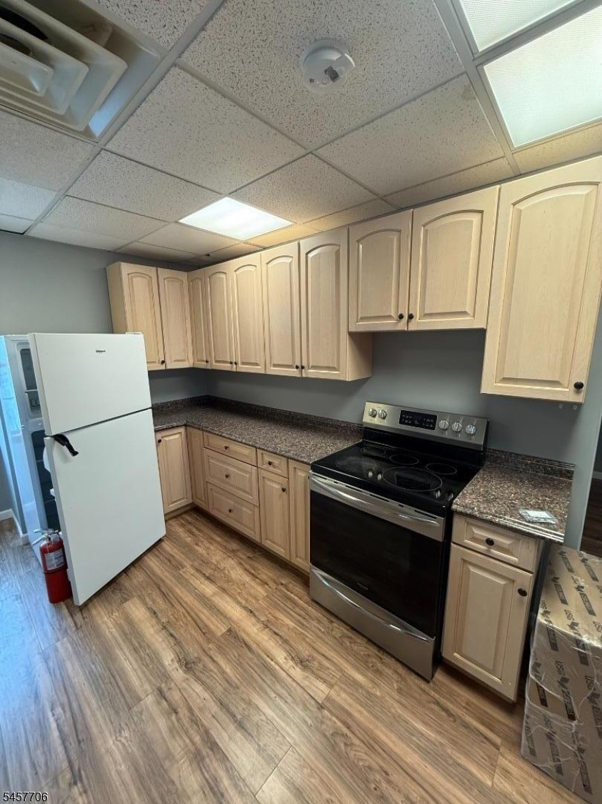 350 Sparta Ave Unit B4, Sparta Twp.