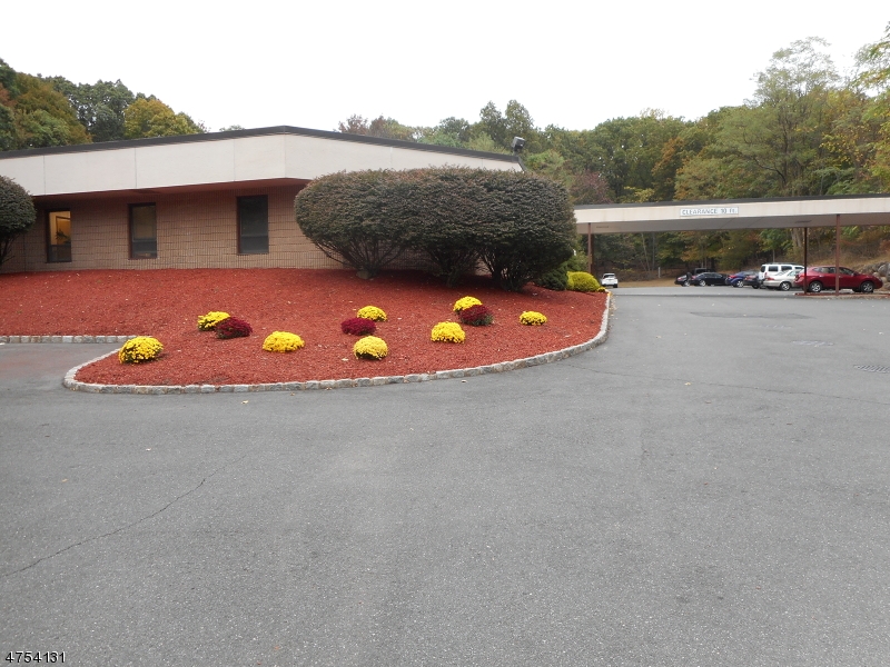 516 Hamburg Tpke, Wayne Twp.