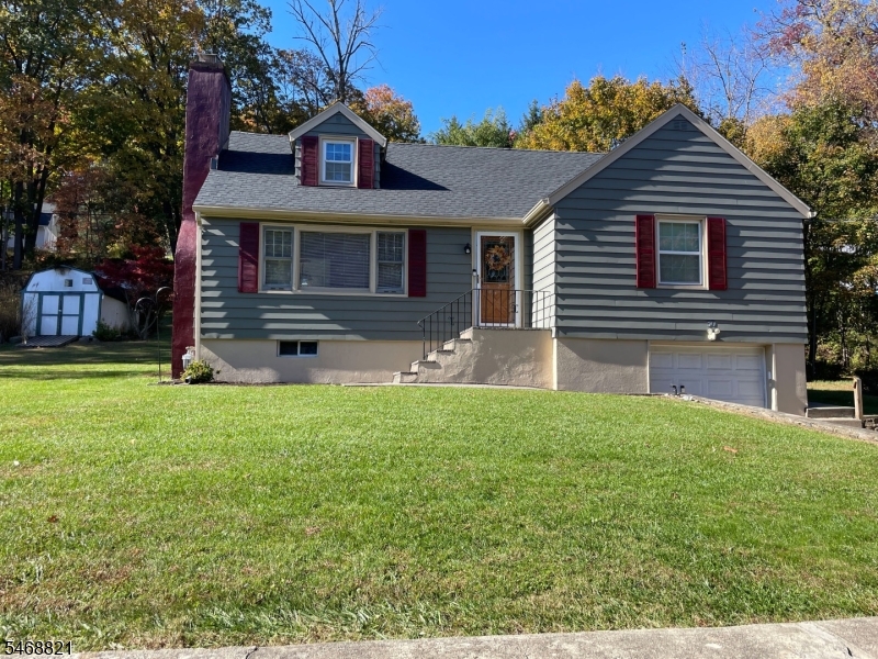 30 Lakeside Dr, Rockaway Boro