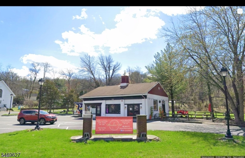 625 Meyersville Rd, Long Hill Twp.