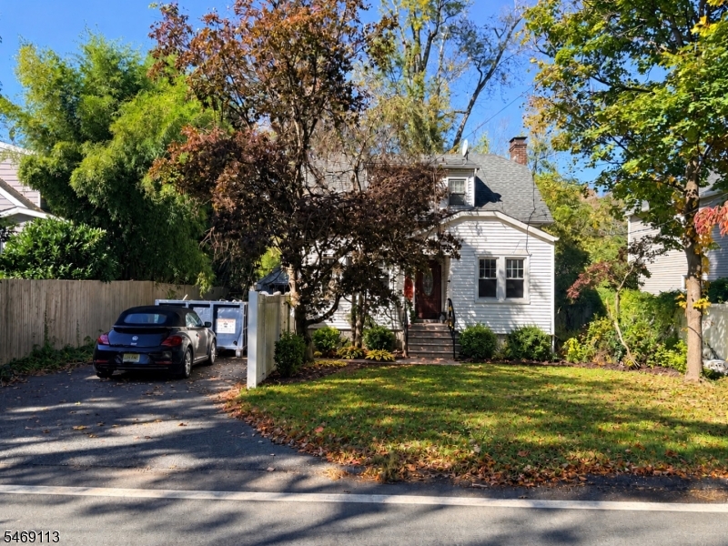 221 Village Rd, Harding Twp.