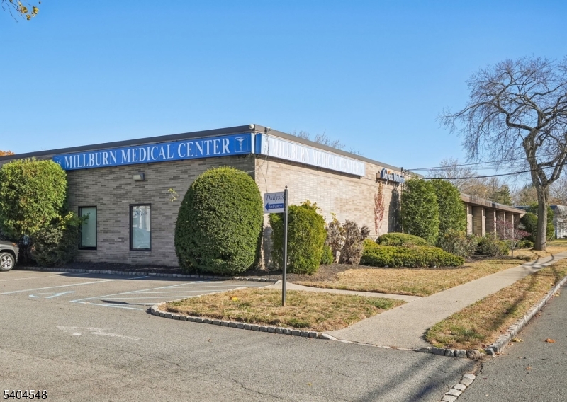 25 E Willow St, Millburn Twp.