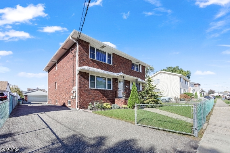 325 Grant Ave, Lyndhurst Twp.