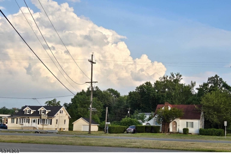 584 US Highway 46, Fairfield Twp.