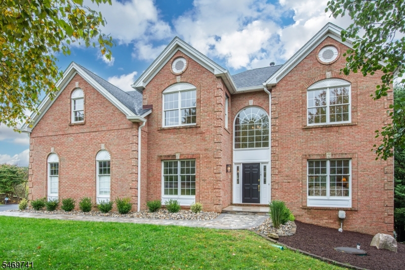 14 Vista Dr, Mount Olive Twp.