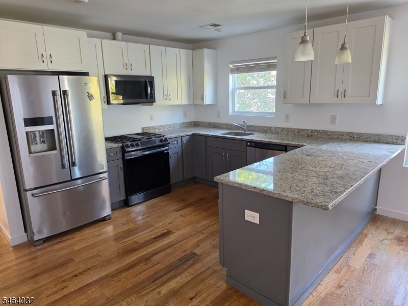 106 Grove Ter, Newark City