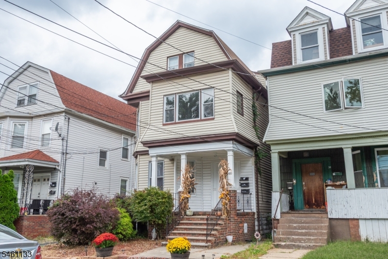 40 Olive St Unit 2, Bloomfield Twp.