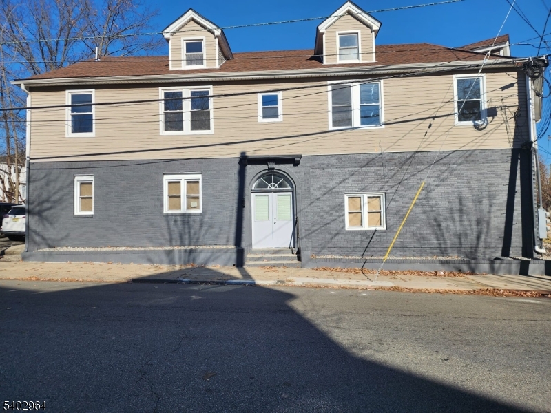93 Hughes St Unit 4, Maplewood Twp.