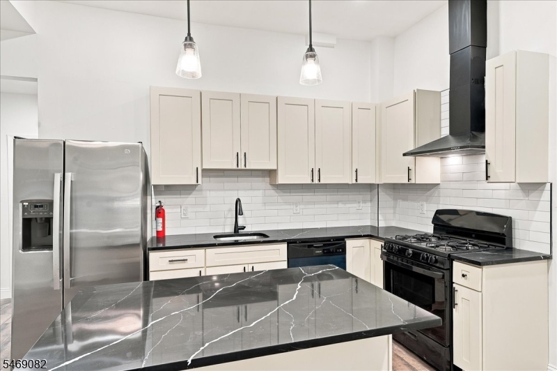 55 N 7Th St Unit 1A, Newark City
