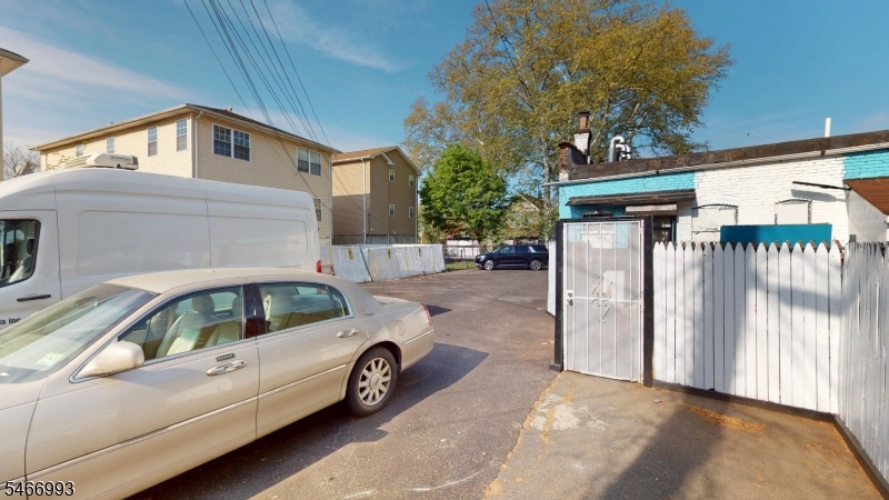 184 N Park St, East Orange City