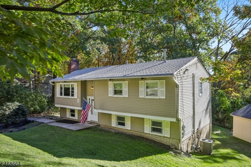 54 Cedar Ridge Dr, Vernon Twp.