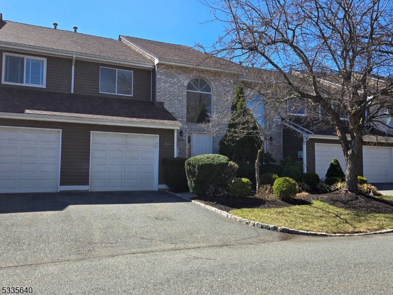 154 Castle Ridge Dr, East Hanover Twp.